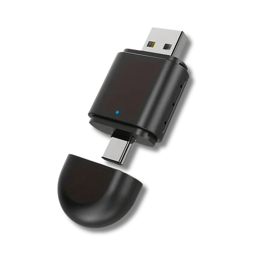 Zwarte DriveLink USB-C Bluetooth-adapter met afneembare dop en zichtbaar USB- en type-C uiteinde